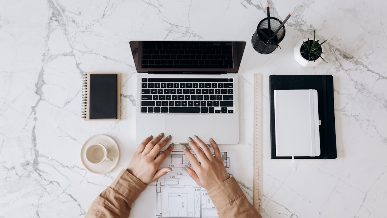 Shopify vs Shopify Plus: How to Choose the Right Plan for Your Migration