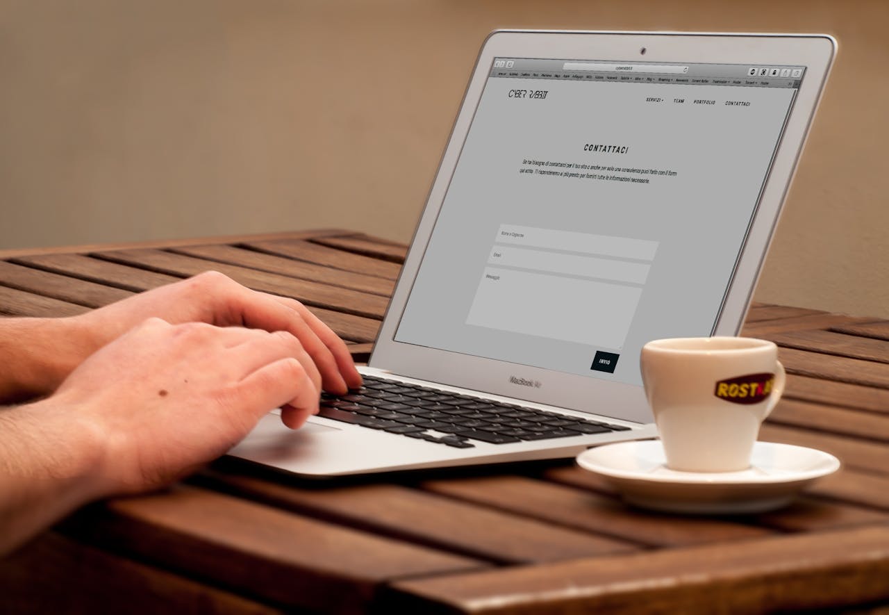Maximize 2025 Holiday Sales with a Shopify Retainer on Your Team